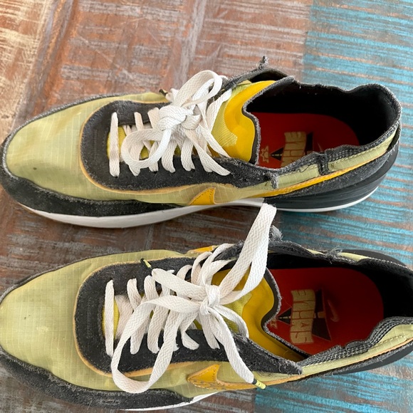 Nike Waffle One SE Go The Extra Smile Yellow Pollen Black Smiley Face - Picture 6 of 9